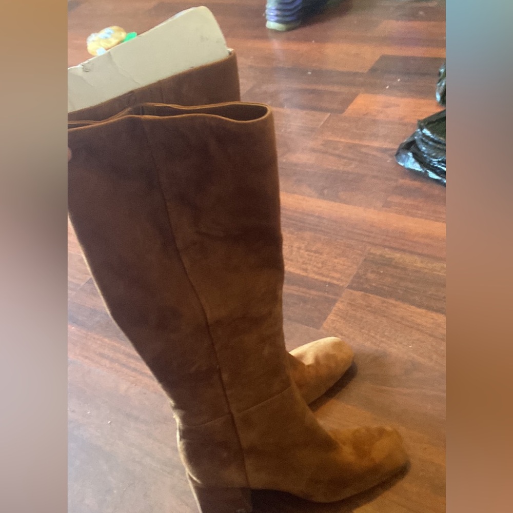Woman’s wedge boot